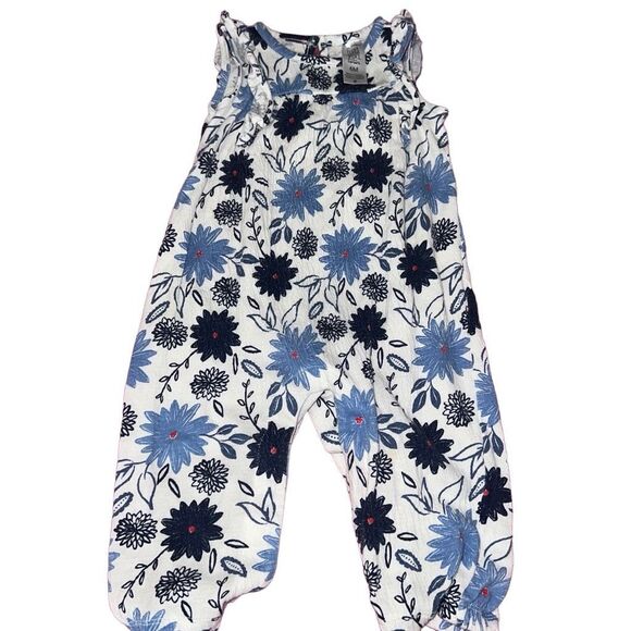 OshKosh B'gosh Other - baby girls outfit size 6 months